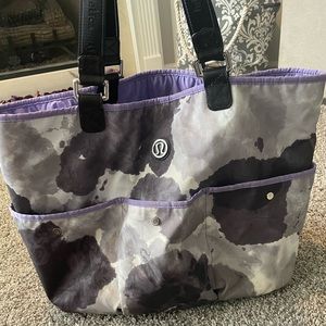 Lululemon bag